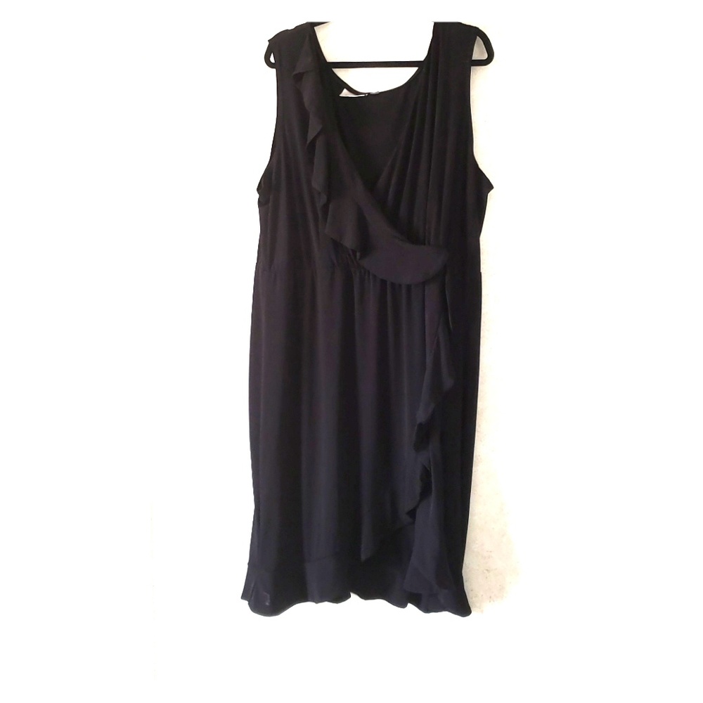 Black Avenue wrap-style dress 26/28